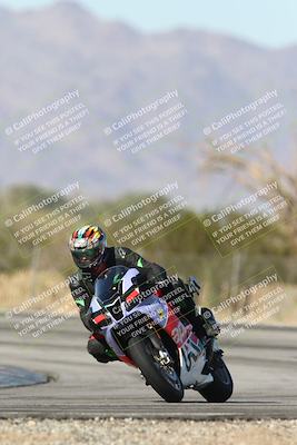 media/Dec-01-2025-Moto Forza (Mon) [[2daa91e15f]]/2-Intermediate Group/Session 3 (Turn 3)/